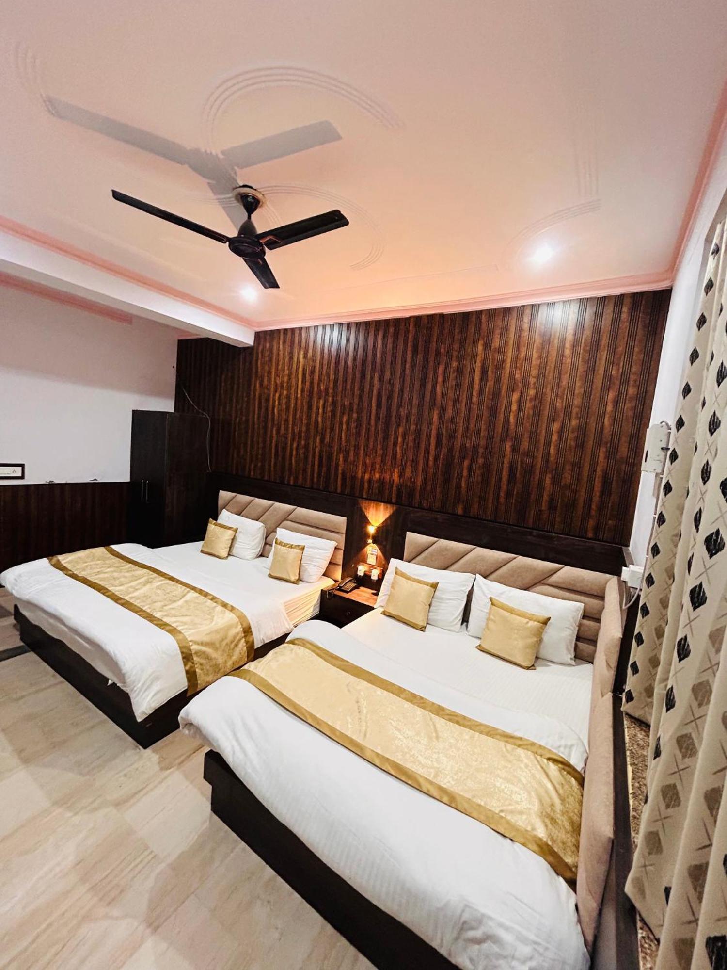 Hotel Shri Krishna Divine Dham Mathura Exterior foto